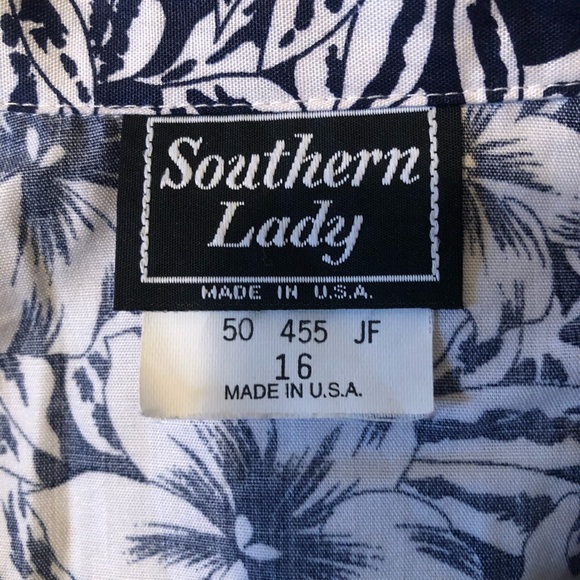 5/$20 Southern Lady Button Down - Picture 5 of 6